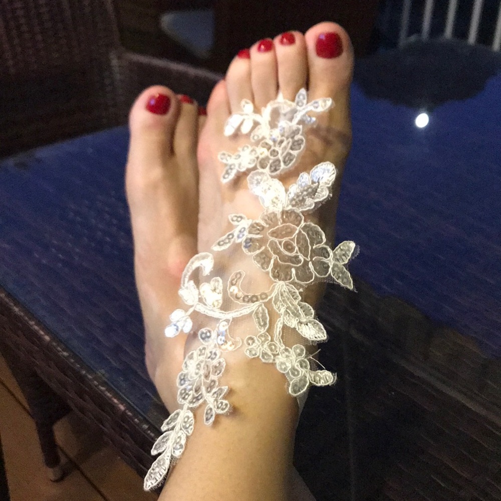 NWOT Wedding lace and sequins top of foot cover👰